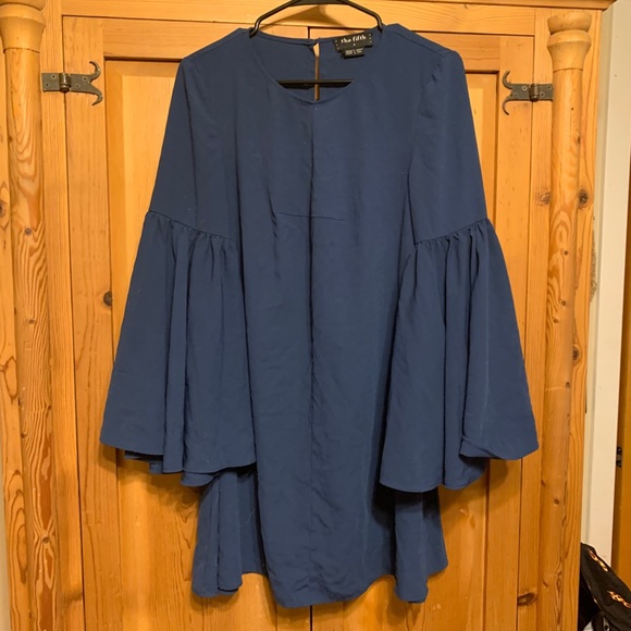 Flare sleeve dress - Picture 2 of 5